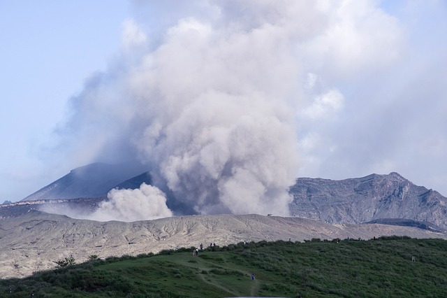 Mount Adams: A Sleeping Giant Stirs – Is Washington’s Volcano About to Erupt?